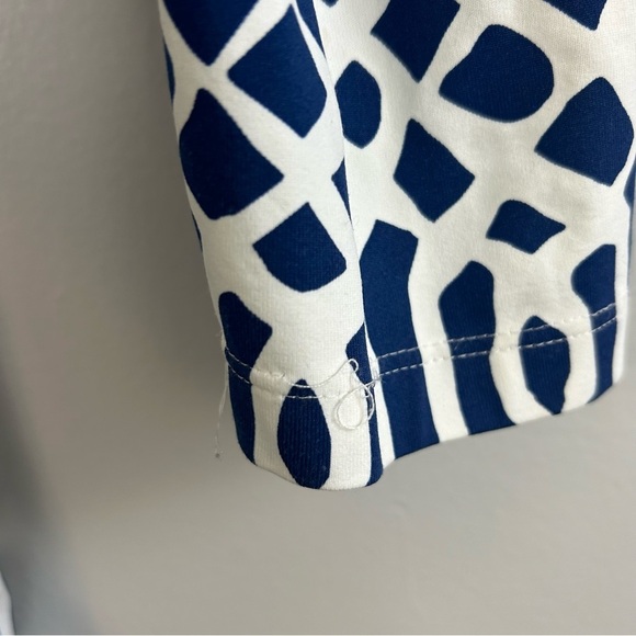 J. Mclaughlin Catalina Cloth Blue & White Geometric Tunic/Blouse Size XS - Picture 12 of 15